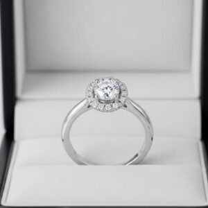 Round Cut Diamond Halo Ring